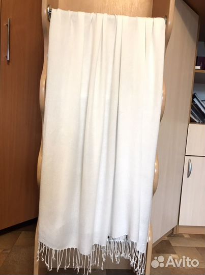 Палантин белый