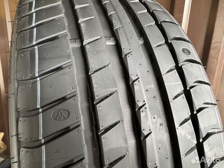 Triangle EffeXSport TH202 225/35 R20 90Y