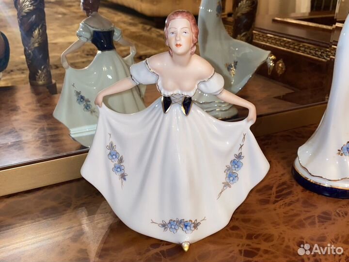 Фарфоровая статуэтка Чехия