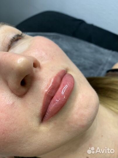 Ювелирный микроблейдинг перманентный макияж