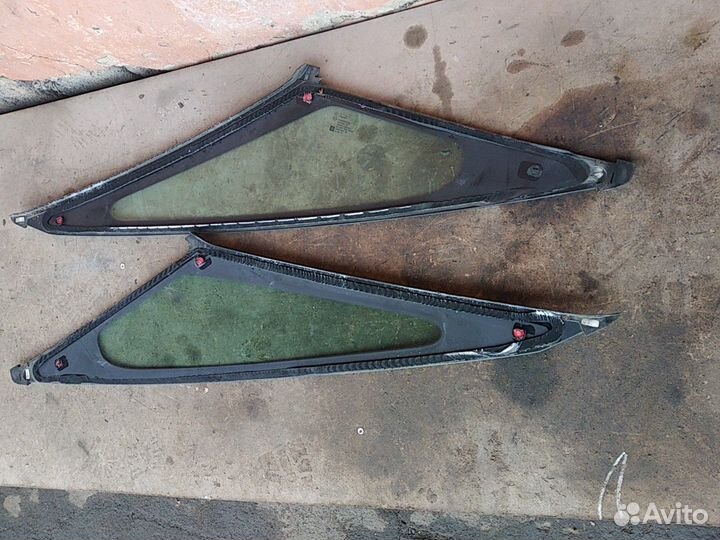 Правая форточка Opel Zafira C