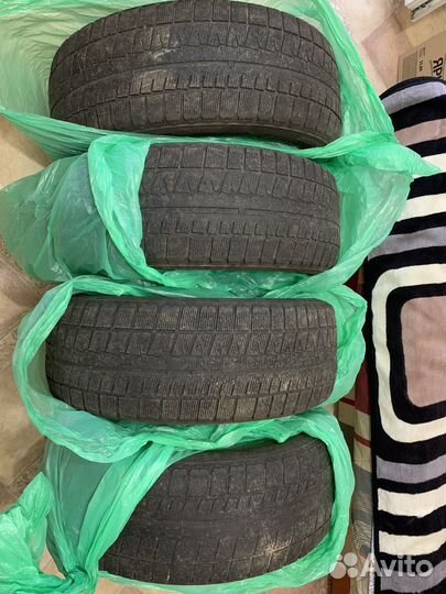 Bridgestone Blizzak Revo GZ 215/55 R17