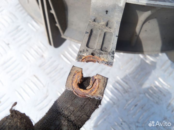 Вентилятор основного радиатора Honda HR-V 1.6 99г