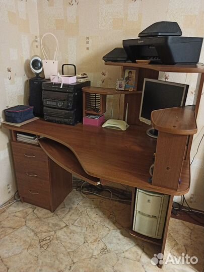 Компьютерный стол