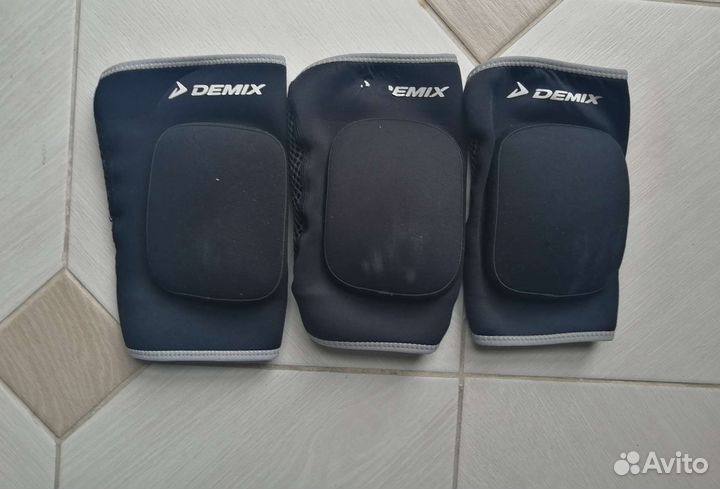 Волейбольные наколенники demix размер S