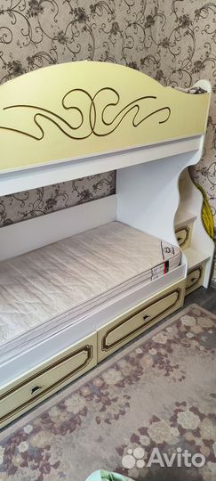 Двухъярусная кровать бу с матрасами