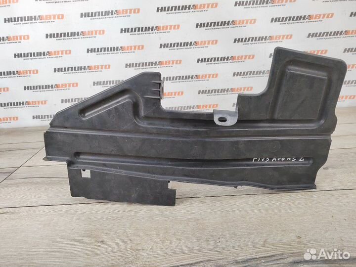 Дефлектор радиатора левый Toyota Avensis 2 1.8