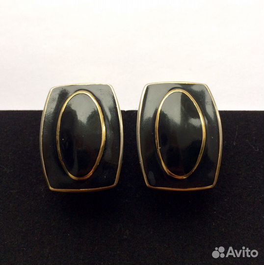 Серьги и клипсы с маркировкой