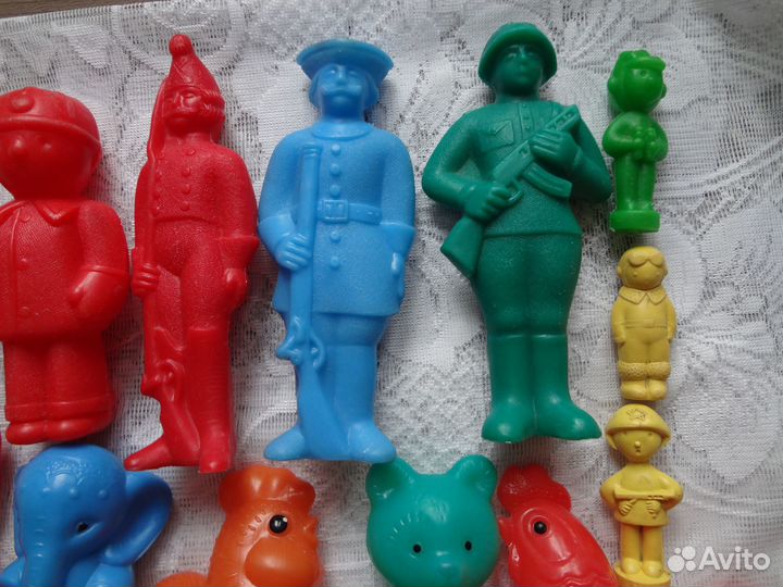 Игрушки пластик СССР солдатики
