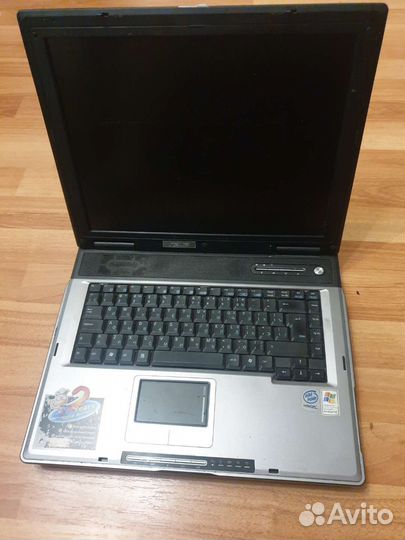 Ноутбук asus