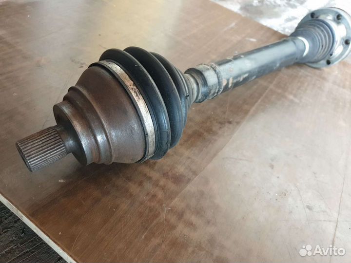 Привод правый передний (шрус) skoda Octavia scout