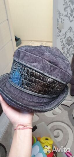 Вязаная шапка женская