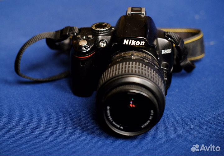 Зеркальный фотоаппарат Nikon D3000