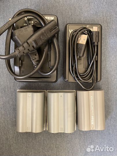 Зеркальный фотоаппарат Nikon D90