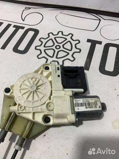 Стеклоподъемник задний правый Renault Fluence