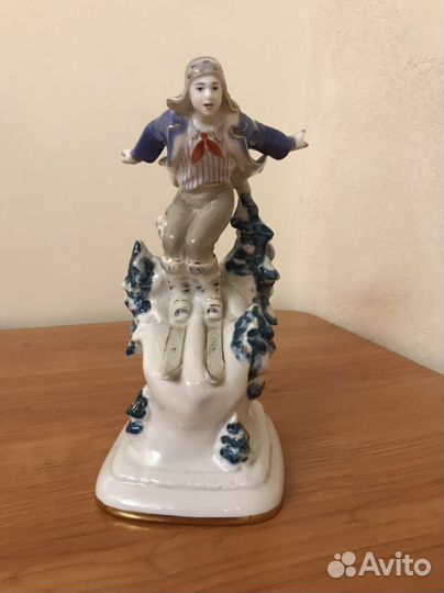 Статуэтка форфор