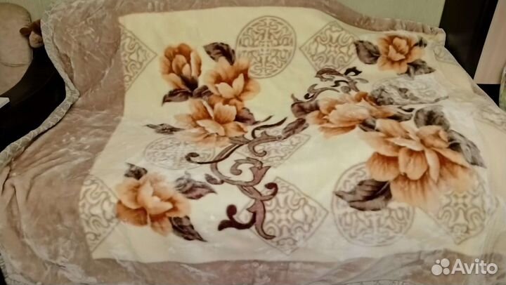 Покрывало на кровать новое