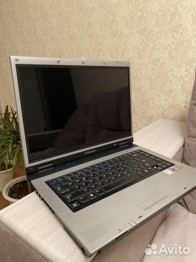 Ноутбук samsung на детали