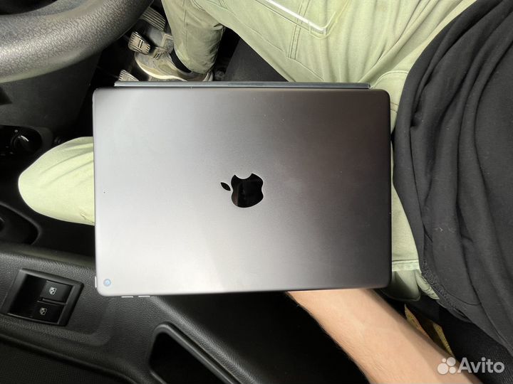 iPad 8 2020 wifi 32gb + клавиатура