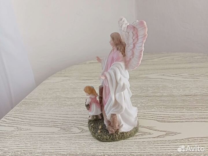 Статуэтки разные