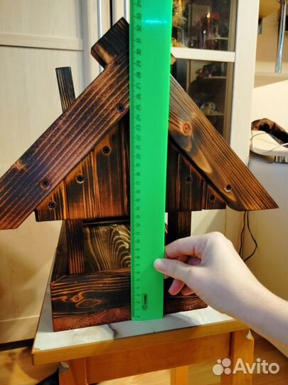 Кормушка для птиц из дерева