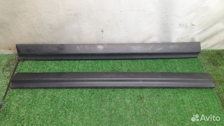 Накладка двери передняя Citroen C4 5D 1.6 110