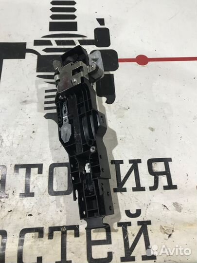 Ручка двери передней наружная правая Nissan Juke I (2010—2014)