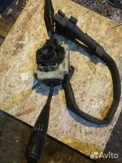 Подрулевой переключатель Toyota Dyna BU102 15B