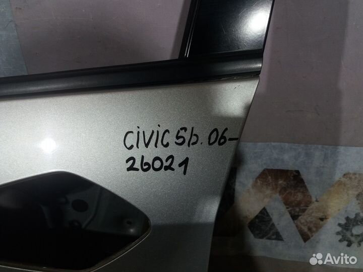 Honda Civic 5D 06- Передняя Левая Дверь Бу
