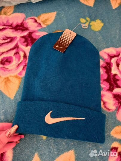 Женская шапка