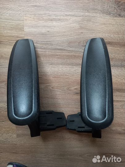 Подлокотник для офисного кресла