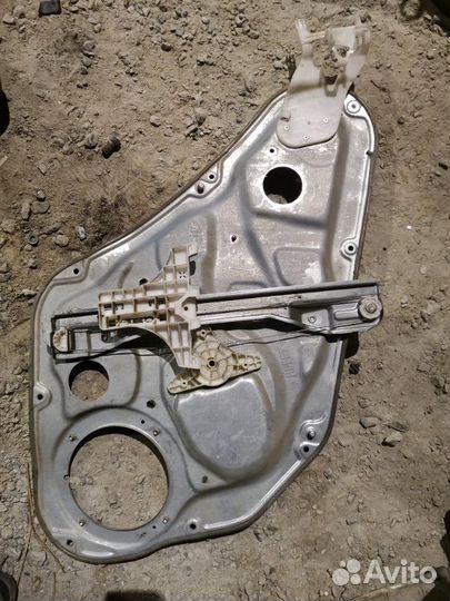 Стеклоподъемник задний правый Kia Sorento XM G4KE