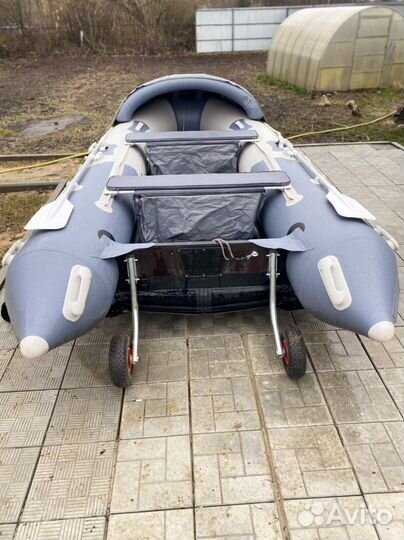 Лодка с мотором