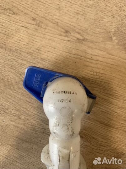 Горловина бачка омывателя Ford Kuga 1