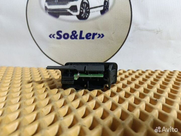 Разъем AUX Volkswagen Touareg GP BKS 2008