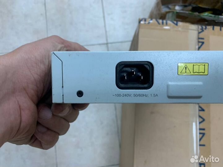 Свитч 24 Порта 10/100/1000