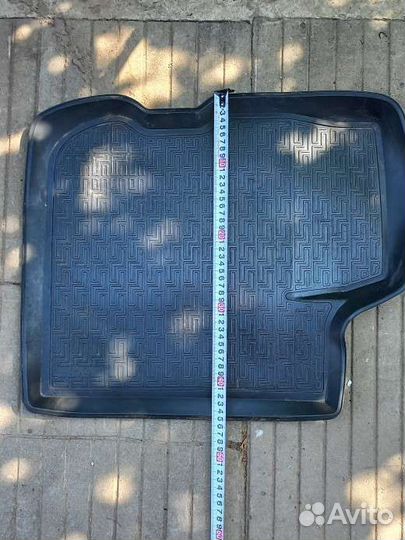 Резиновые коврики для автомобиля
