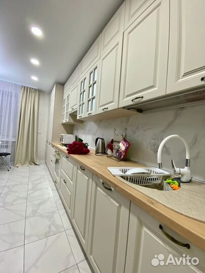 Кухня под потолок из мдф на заказ в Новосибирске