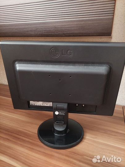 Монитор LG Flatron W1942 S