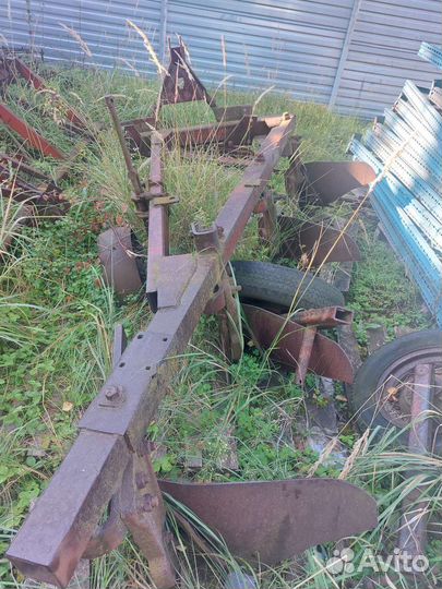 Плуг для трактора