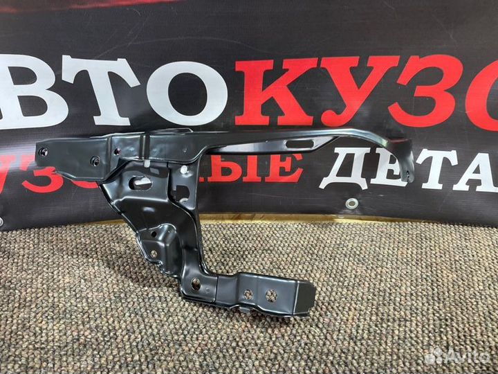 Панель телевизор передний левый Opel Astra H