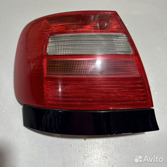 Фонарь задний левый Audi A4 B5 дорестайлинг