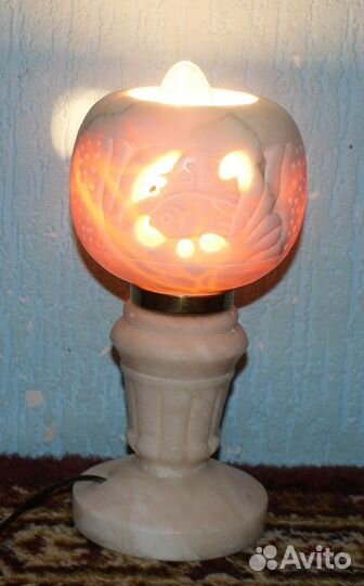 Лампа настольная из розового мрамора