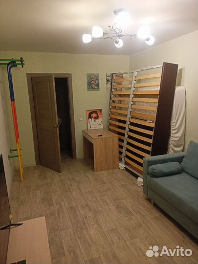 Кровать двухспальная 180*200 с матрасом