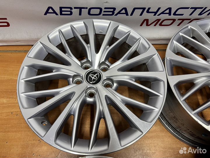 Toyota Camry XV70 литые диски R18 оригинал