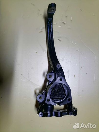 Кулак перед правый Dodge Charger LD