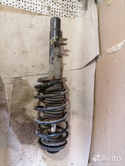 Стойка амортизатора переднего правого Citroen C3