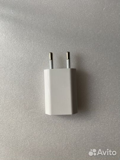 Оригинальный блок на iPhone с проводом