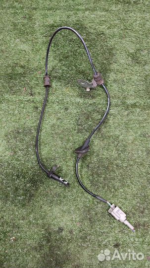 Датчик ABS передний правый Subaru Forester SJ/S13