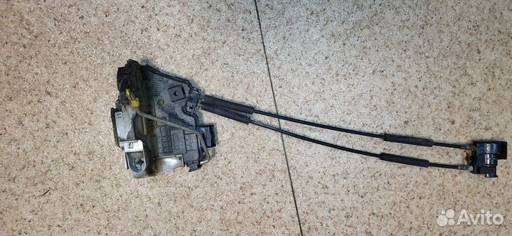 Продается левый дверной замок на Kia cerato 2